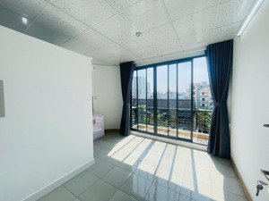 studio giá rẻ full nội thất - ban công - mới xây ngay công viên làng hoa