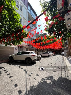 7 chỗ vào nhà, ngõ to, hoàng quốc việt, cầu giấy,18,9 tỷ, 81m2,tặng nhà 5 tầng* phân lô,2 mặt ngõ.