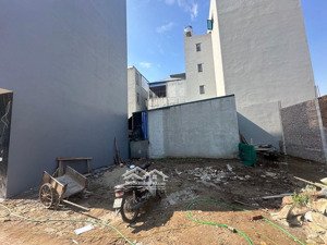 đất đẹp phúc lợi 77m2 ngõ thông mặt tiền rộng gần công viên ô tô vào tận đất,50m oto tránh