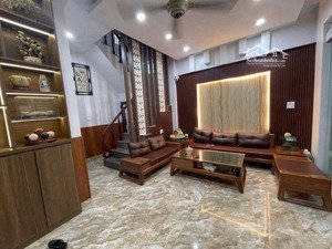 bán nhà riêng tại hoàng đạo thành 35 m 6t thang máy ô tô đỗ cửa full nội thất