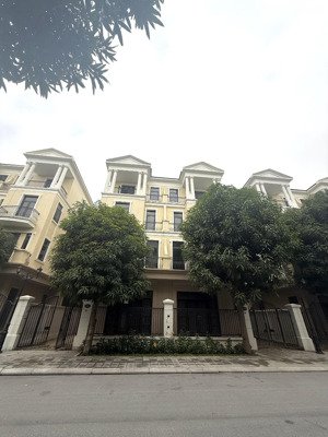 chủ nhà thiện chí bán tứ lập đảo dừa diện tích 120m , mặt tiền 8m hướng đông nam mát mẻ giá 18