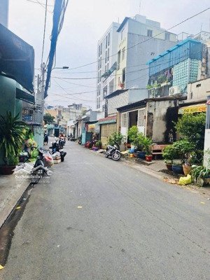 mặt tiền giáp đầm sen thông tô hiệu 2 tầng 60m 6.x tỷ