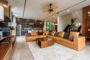 siêu phẩm dòng tiền 1.8 tỷ/năm, villa view pháo hoa đảo kim cương, ngang 15m cực hiếm