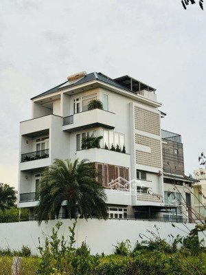 siêu phẩm ngày 12/12 biệt thự góc 2 mt thảo điền -( 14 x 15 ) - 4 lầu - full nội thất - 26 tỷ