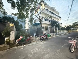 hot hot- bán đất cách 1 căn tới công viên - 80m2- đường 8m