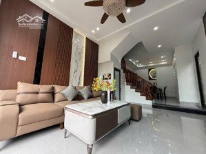 liên mạc - 5 tầng - 42m2 - 6 ngủ - ô tô tránh - kinh doanh