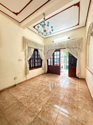 nhà mặt tiền đường tản viên - khu bàn cờ phước hoà - trung tâm nha trang (ngang 8m)