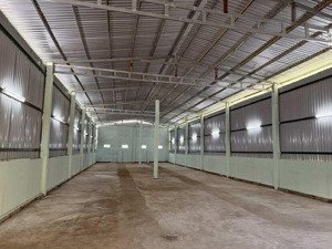 cho thuê 1.200 m2 kho và nhà có sân nguyễn văn cừ 15 triệu