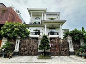 bán siêu biệt thự tốt nhất thảo điền! hầm 3 tầng - 14x26m - 360m2 - hồ bơi - nt nhập - giá 69,9 tỷ