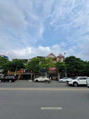 bán đất vip kinh doanh hồ tùng mậu phố đi bộ