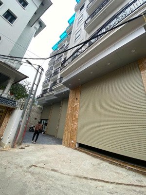 căn nhà cực hót nằm giữa trung tâm phú thượng , ngay cạnh khu biệt thự ciputra đang rất hót