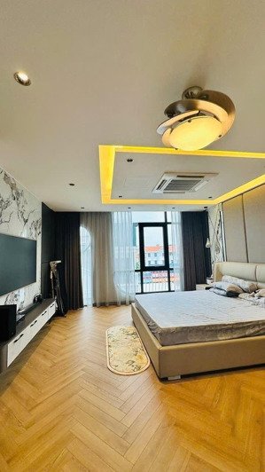 bán nhà đại cát 6 tầng thang máy, full nội thất giá chỉ 6,5 tỷ, 5 m ra oto,