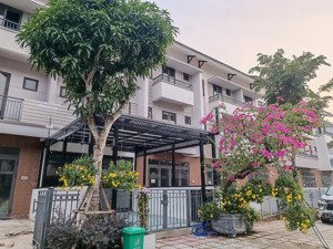 dưới 8đ sở hữu nhà phố 3 tầng 100m2 - 120m2 cách long biên 8km