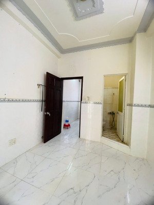 bán nhà 4 tầng hẻm 320 đoàn văn bơ 2 phòng ngủ quận 4