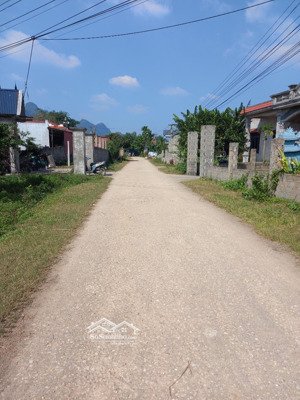 lô đẹp đú sáng giá chỉ hơn 2 trieu / m mặt tiền dài 18 m sâu 34 m.