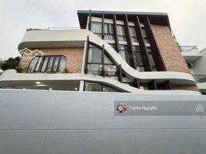 siêu phẩm góc 2 mặt tiền 3 tầng thiết kế hiện đại sang trọng ngang 5.5m ngay tô vĩnh diện giá tốt