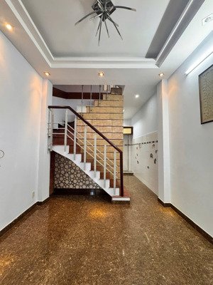 nhà quang trung p11 dt 3x7m 4 lầu chỉ 3.38 tỷ