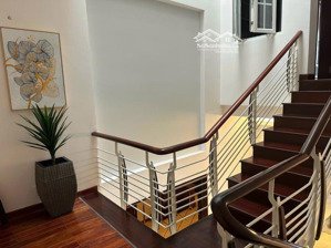 hẻm 6m, cách mặt tiền ctm8 10m, dt: 3m x 14m dtcn 41m, 2 tầng, giá 9 tỷ tl