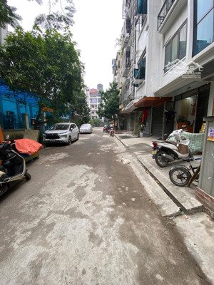 bán nhà (phú diễn) 40.2 m2 x 5 tầng thang máy. giá 13,5 tỷ