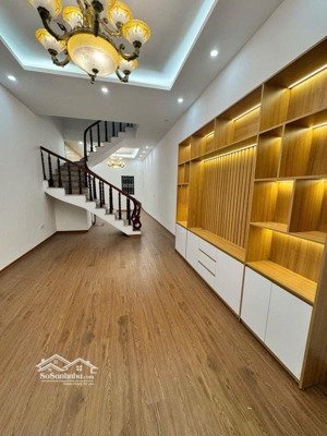 hiếm, nhà dân xây chắc chắn, khu dân cư đông đúc an ninh, diện tích rộng thoáng