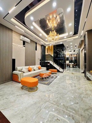 bán siêu phẩm mới keng ở ngay 121,7m đường tx33, phường thạnh xuân, q12. hẻm 8m, giá 10,95tỷ