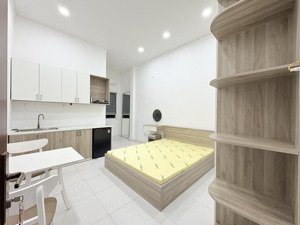 cho thuê căn hộ studio cửa sổ trời thoáng mát full nt mới sạch sẽ ở mặt tiền võ văn tần quận 3