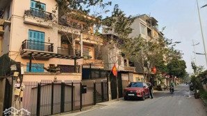 giá 30 triệu đồng - nhà 6 phòng ngủbiệt thự 6 phòng ngủ cho thuê trên đường âu cơ, nhật tân