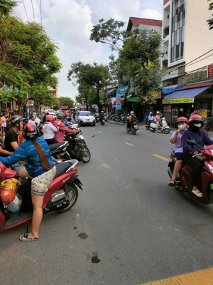 chính chủ cần bán gấp lô đất giá rẻ thổ cư, mặt tiền kinh doanh buôn bán dĩ an, bình dương