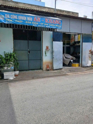 nhà cho thuê 4x17 gác lửng hẻm 8m 243 mã lò quận bình tân