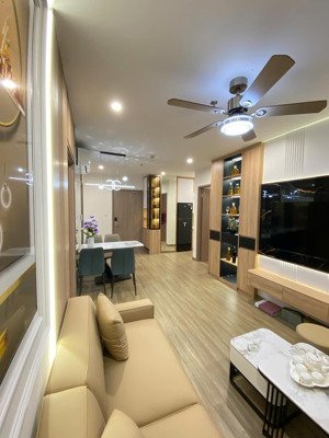 hiếm! bán căn 2pn2vs toà tc1 bếp giấu full nội thất mới đẹp thoáng giá 6,6 tỷ ( hđmb 100% )