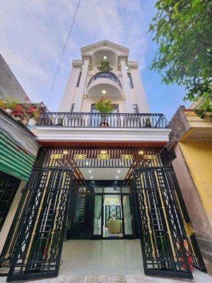 bán nhà vị trí vàng quận 1-75m2/2tỷ6 hẻm 8m xe hơi sổ hồng riêng gặp chính chủ làm việc không