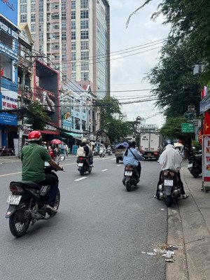 mặt tiền nguyễn gia trí, bình thạnh. dt: 4x20m, hầm 6 tầng, giá siêu tốt chỉ 26.5 tỷ