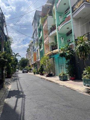 nhà 2 mặt tiền trước sau khu bình phú 1 (phía sau đường chợ lớn), 4x18m (72m2), đường rộng 8m