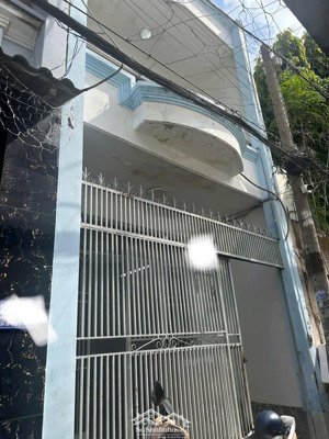 nhà rộng 4*14m 1lầu 3pn 2wc 1/ đường số 8 p11