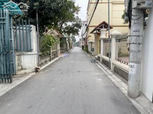 Cần bán 102m/120m2 đất Làng Vàng, Gia Lâm. Đường thông ô tô tránh xe máy