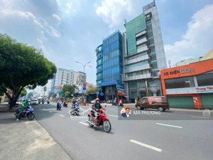 bán gấp tòa nhà mt hoàng văn thụ, đoạn đẹp nhất. ngang 12m, hầm 10 tầng