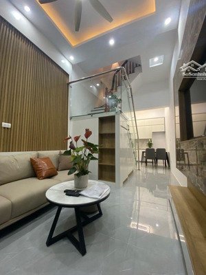 nhà tam trinh đẹp 5 tầng, 30 m2 - 7,2 tỷ - vài bước ra ô tô tránh.
