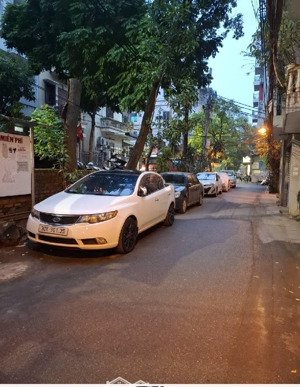 mảnh đất hiếm còn sót lại vị trí đẹp lạc long quân. thửa vuông mặt tiền quyền lực