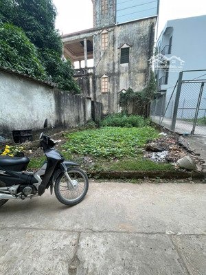 duy nhất lô đất tại vân côn, hoài đức, hà nội, dt 52m2 ô tô vào đất. liên hệ: 