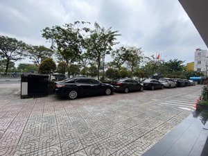 cho thuê văn phòng bến vân đồn view sông, xe hơi đỗ cửa, pccc chuẩn, miễn phí ql, hđ linh hoạt.