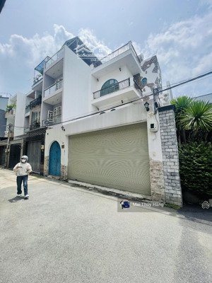 giảm 2 tỷ bán nhanh nhà 1t2l ngang 8m vuông vức - có gara ôtô, sân vườn thoáng mát khu dân trí cao