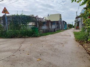 bán nền đất giá siêu rẻ quy đức