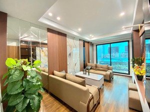 * cực đẹp! cho thuê nhà phố đào tấn. ngõ thông. ba bước ra ô tô. 50m2*5t. 4pn. đủ đồ cơ bản