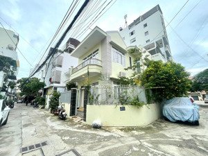 cho thuê nhà só sân vườn 2 phòng ngủ full nội thất khu phố tây gần biển lộc thọ giá 25 triệu/tháng