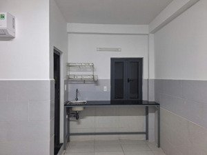 cho thuê phòng 3.3tr có máy lạnh ở cát lái lh 