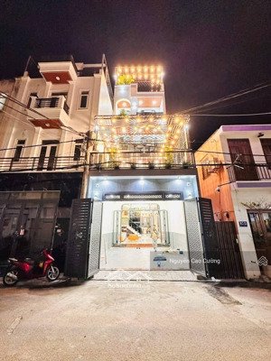 villa phố 5mx25m sân vườn, thang máy, hẻm 7m thông, nội thất sang trọng thạnh xuân 33 q12