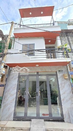 đường 4m xe oto chạy đậu đỗ trước nhà. dt 32m2 - nhà 2 tầng mới - 3pn. ngay tỉnh lộ 10. giá 4 tỷ