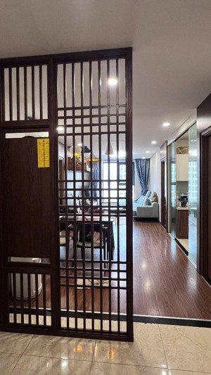 bán ch trục duy nhất có ban công eco green city, 9tỷ vnd, 106m2 3pn 2wc, pháp lý đầy đủ. view đẹp