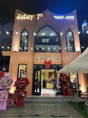 cho thuê nhà mặt phố phạm ngọc thạch, diện tích 130m2 x 2 tầng, mặt tiền 8m thông sàn.