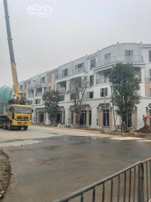 biệt thự 120m2 giá 20,8 tỷ, khu đóng riêng tư